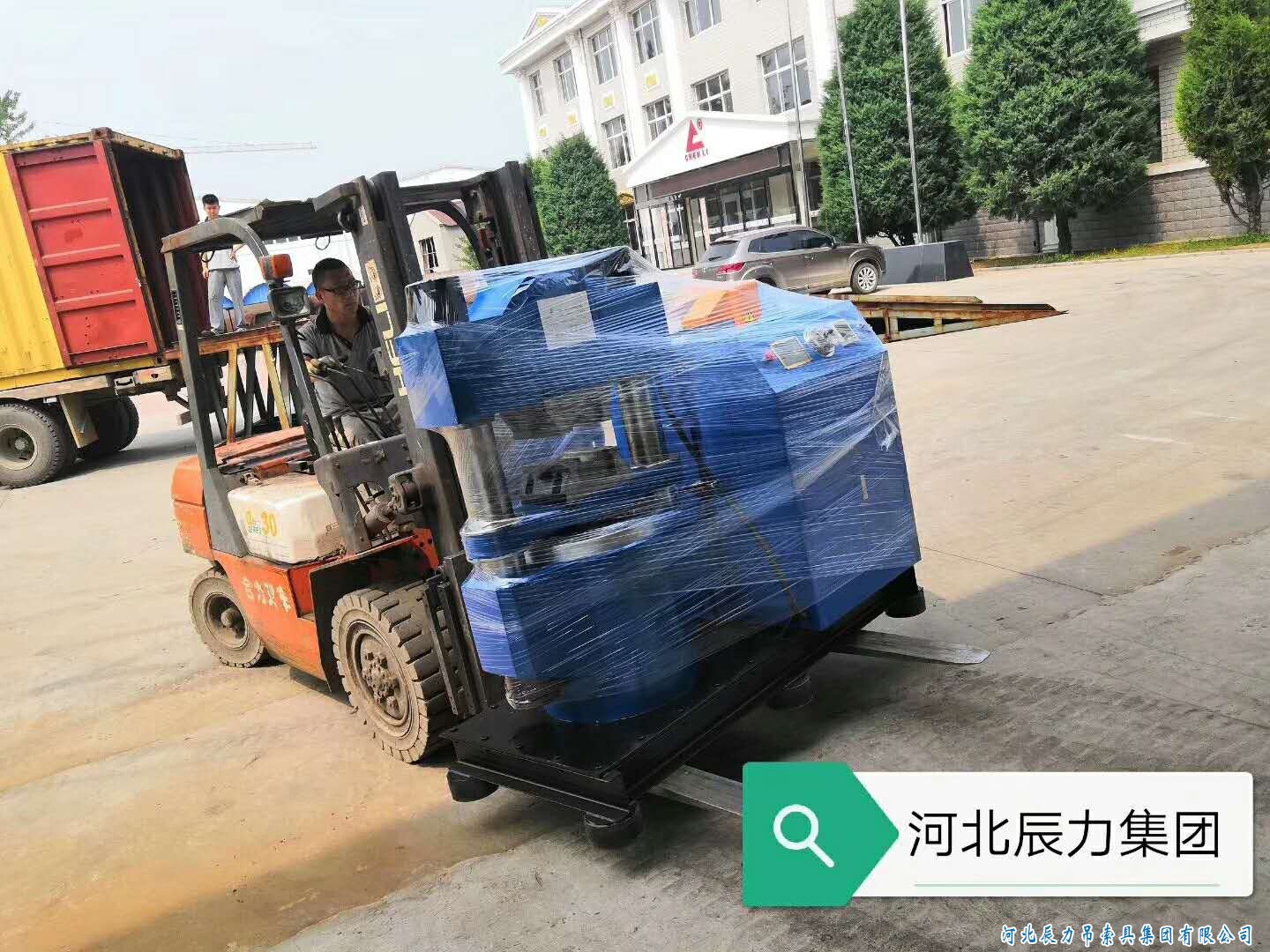 鋼絲繩纏放繩機(jī)器，鋼絲繩索具壓制機(jī)器，集體裝柜發(fā)貨